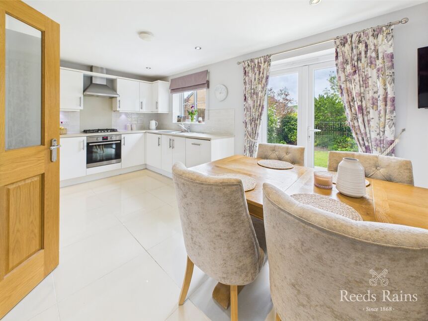 Kitchen / Dining / Snug