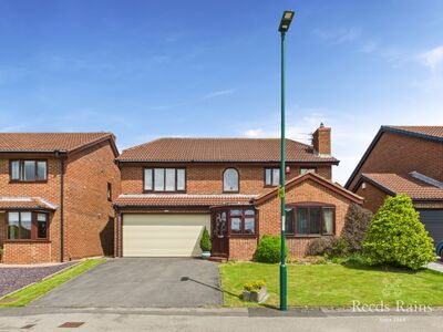 4 bedroom Detached House for sale