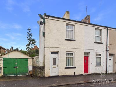 Avenue Place, 2 bedroom End Terrace House for sale, &pound;90,000