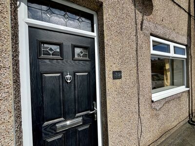 Bolckow Street, 2 bedroom Mid Terrace House to rent, £750 pcm