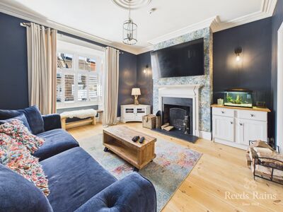 Belmangate, 3 bedroom Mid Terrace House for sale, £269,950