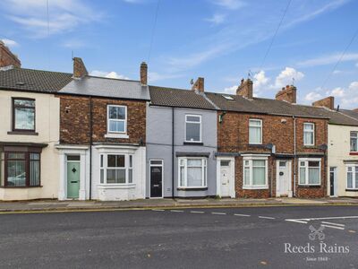 2 bedroom Mid Terrace House for sale