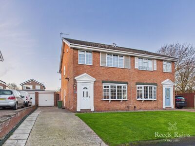 3 bedroom Semi Detached House for sale