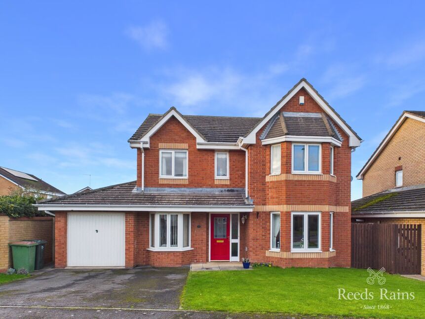 4 bedroom Detached House for sale