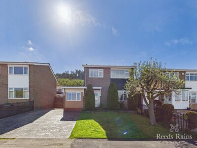 Aldenham Road, 3 bedroom Detached House for sale, &pound;265,000