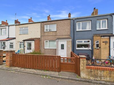 3 bedroom Mid Terrace House for sale