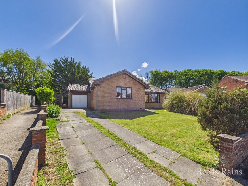 Main image of 3 bedroom Detached Bungalow for sale, Turnberry Drive, New Marske, North Yorkshire, TS11