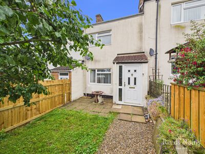 2 bedroom Mid Terrace House for sale