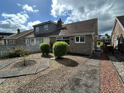 Swallow Close, 2 bedroom Semi Detached Bungalow to rent, &pound;895 pcm