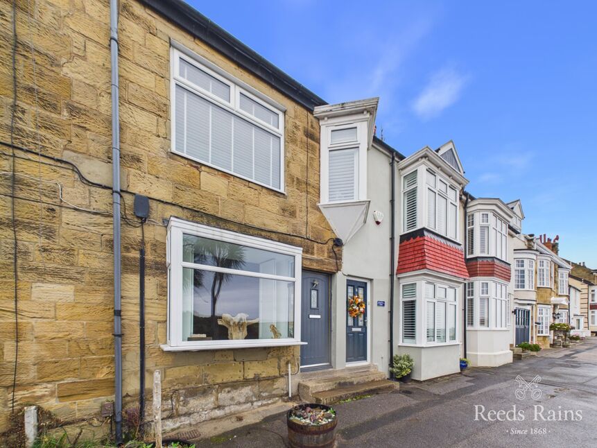 3 bedroom Mid Terrace House for sale