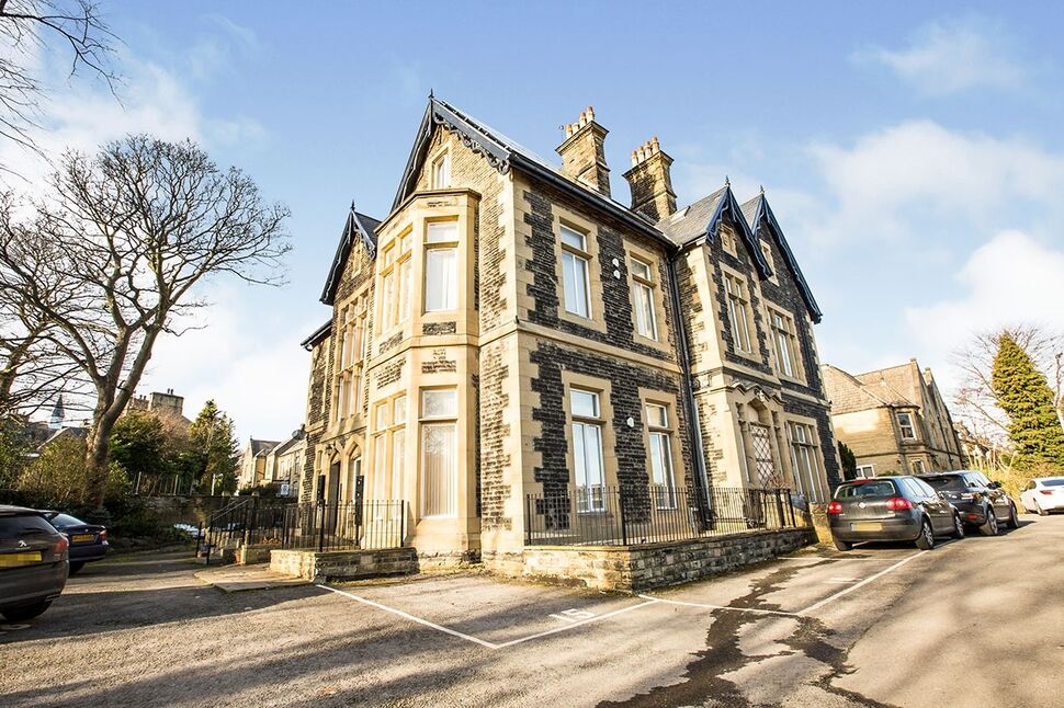 Main image of 2 bedroom Flat to rent, 35  Savile Park Road, Halifax, West Yorkshire, HX1