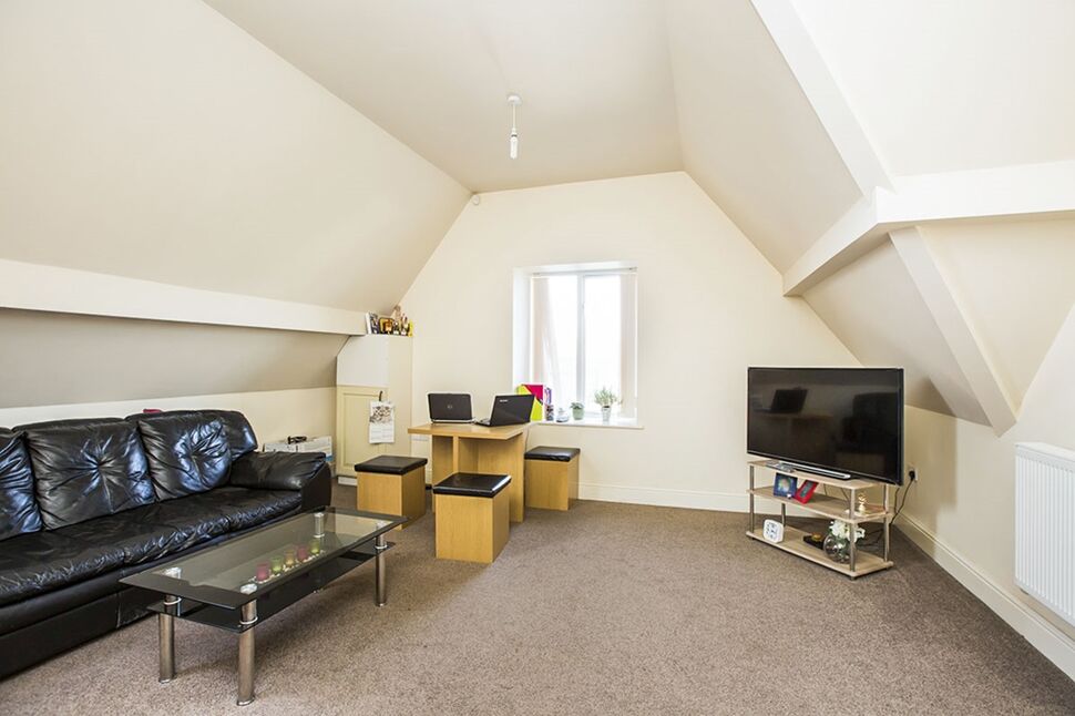 Main image of 2 bedroom Flat to rent, 35 Savile Park Road, Halifax, West Yorkshire, HX1