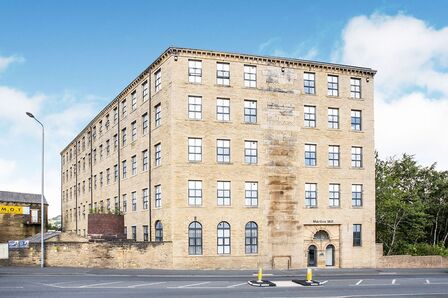 Pellon Lane, 1 bedroom Flat to rent, &pound;650 pcm