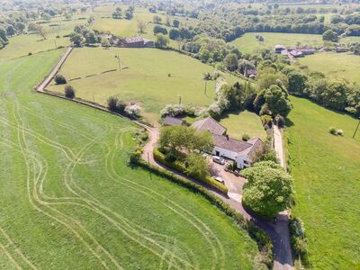 Shelf, 4 bedroom Detached House for sale, £1,100,000