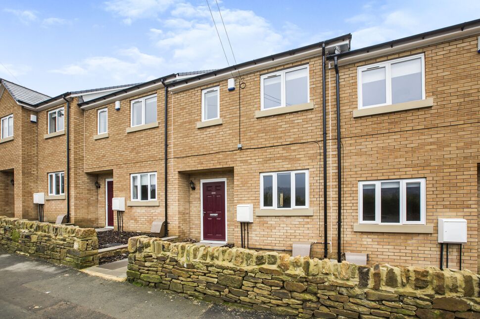 Main image of 2 bedroom Mid Terrace House to rent, Long Lane, Wheatley, West Yorkshire, HX3