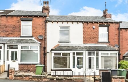 Springfield Mount, 2 bedroom Mid Terrace House to rent, £950 pcm
