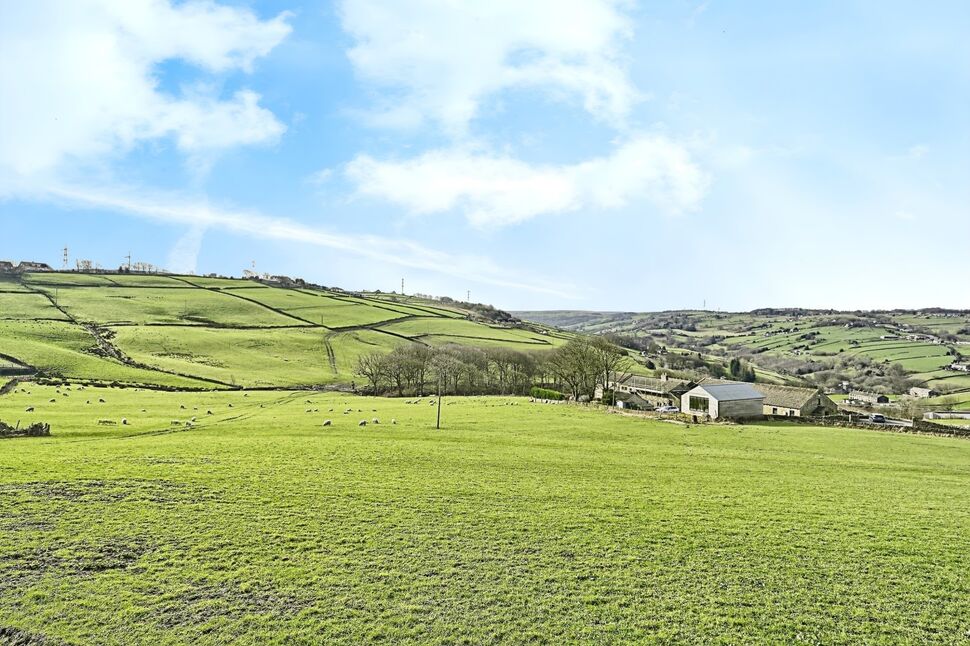 Main image of 2 bedroom Mid Terrace House for sale, The Hame, Stainland Road, Halifax, HX4