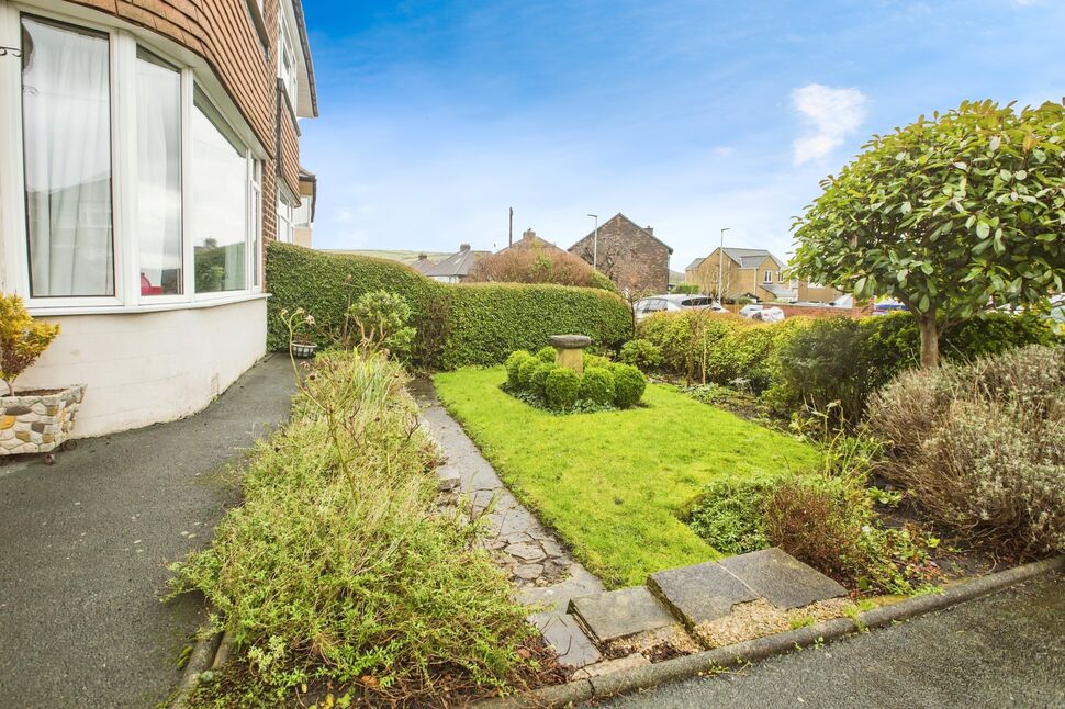 3 bedroom Semi Detached House for sale, Green Park Road, Halifax, HX3