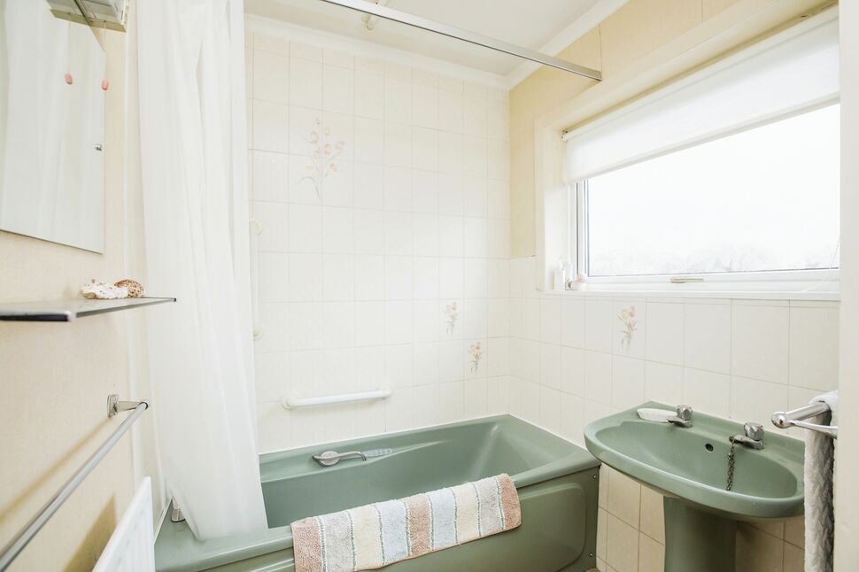 3 bedroom Semi Detached House for sale, Green Park Road, Halifax, HX3