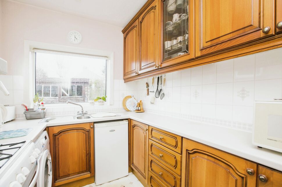 3 bedroom Semi Detached House for sale, Green Park Road, Halifax, HX3