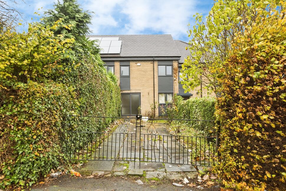 3 bedroom Mid Terrace House for sale, Richmond Road, Halifax, HX1 £