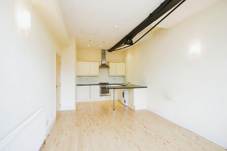 41 Lower Slack, 1 bedroom  Flat for sale, £65,000