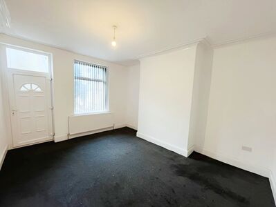 2 bedroom Mid Terrace House to rent