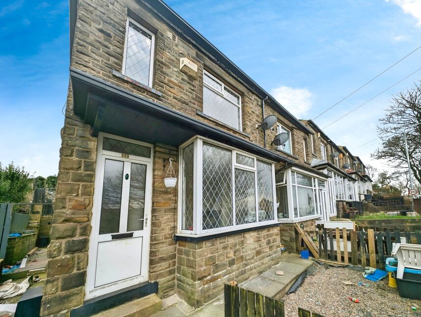 3 bedroom Semi Detached House for sale, Woodbrook Avenue, Halifax, HX2
