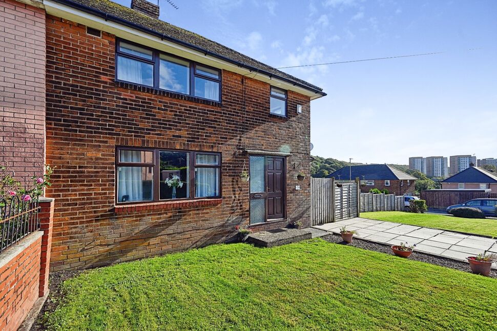 3 bedroom Semi Detached House for sale, Woodbrook Avenue, Halifax, HX2