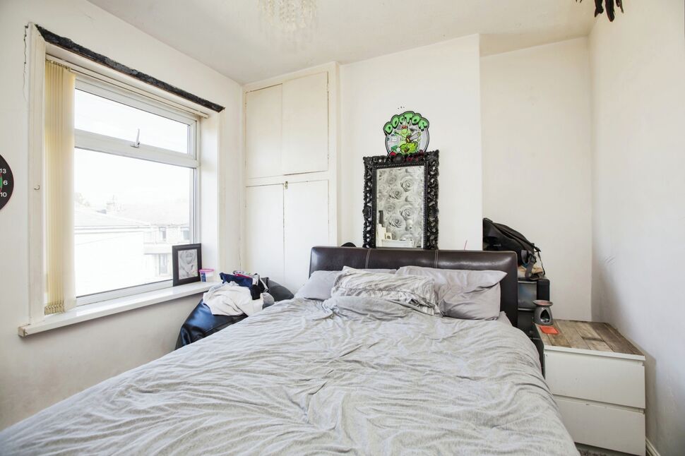 2 bedroom End Terrace House for sale, Huddersfield Road, Elland, HX5