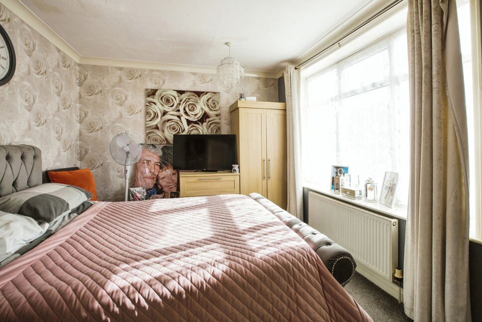 2 bedroom End Terrace House for sale, Huddersfield Road, Elland, HX5