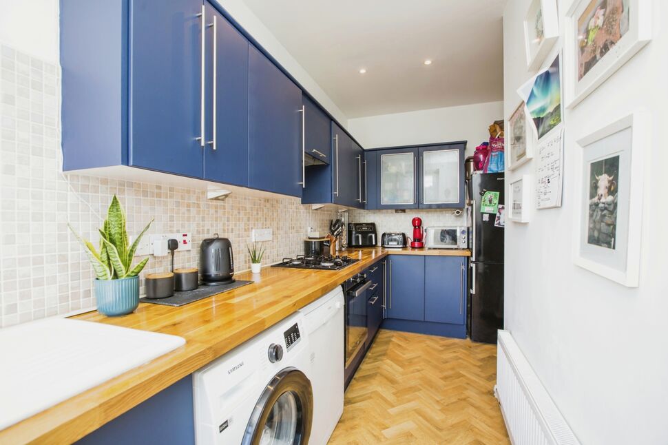 3 bedroom Mid Terrace House for sale, Wheatley Road, Halifax, HX3 £130,000