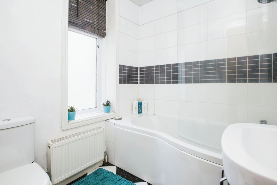 3 bedroom Mid Terrace House for sale, Wheatley Road, Halifax, HX3 £