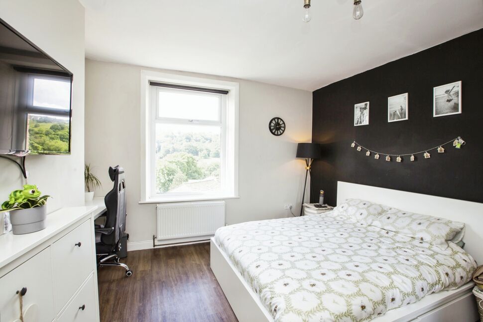 3 bedroom Mid Terrace House for sale, Wheatley Road, Halifax, HX3 £