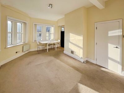 Bull Green, 3 bedroom  Flat to rent, £700 pcm