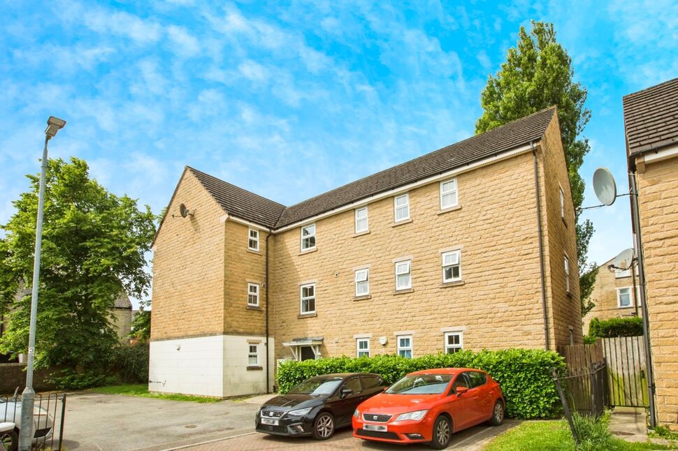 Main image of 2 bedroom Flat for sale, Spinners Close, Halifax, West Yorkshire, HX1