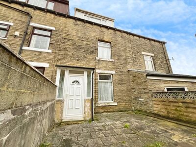Woodbine Terrace, 4 bedroom Mid Terrace House to rent, £800 pcm