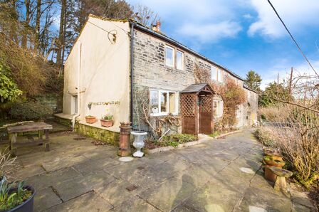 Triangle, 4 bedroom Detached House for sale, £750,000