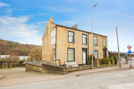 6 bedroom Semi Detached House for sale