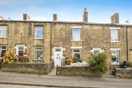 2 bedroom Mid Terrace House for sale