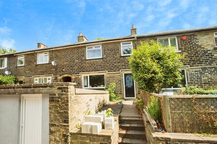 3 bedroom Mid Terrace House for sale