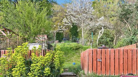 3 bedroom Mid Terrace House for sale