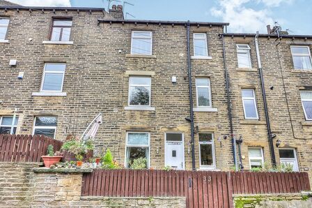 2 bedroom Mid Terrace House for sale