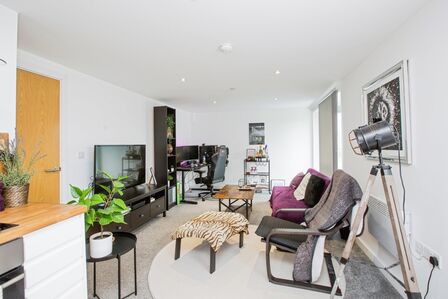 1 bedroom  Flat for sale