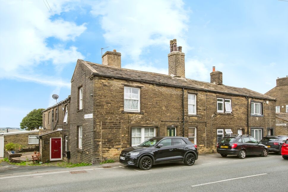 Main image of 3 bedroom End Terrace House for sale, Highgate Road, Queensbury, West Yorkshire, BD13