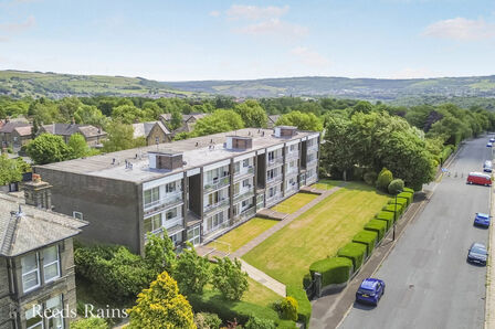 Eastwood Court, 2 bedroom  Flat for sale, £230,000