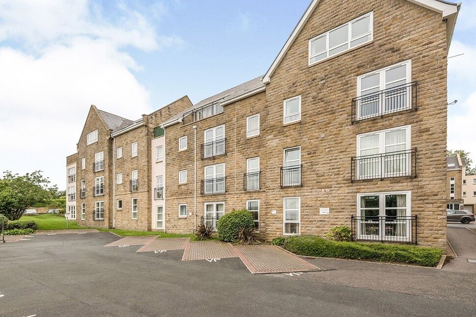 Main image of 2 bedroom Flat for sale, Albert Promenade, Halifax, West Yorkshire, HX3