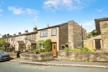 2 bedroom End Terrace House for sale