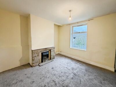 Ovenden Road Terrace, 4 bedroom Mid Terrace House to rent, &pound;900 pcm