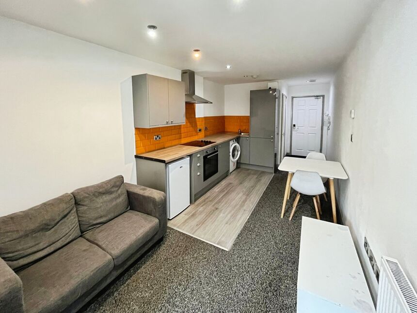 Main image of Flat to rent, Blackwall, Halifax, West Yorkshire, HX1